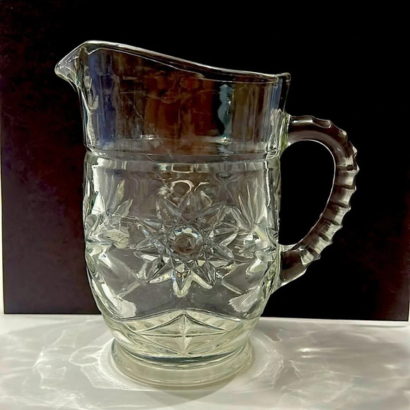 1960’s Anchor Hocking Prescut Star Pattern Pitcher - Picture 1 of 3